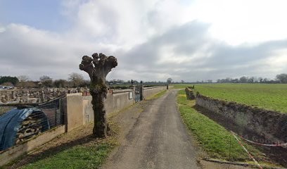 Cimetière de Neuilly-en-Dun, Cimetière à Neuilly-en-Dun