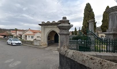Gardien du Cimetière, Cimetière à Saint-Girons