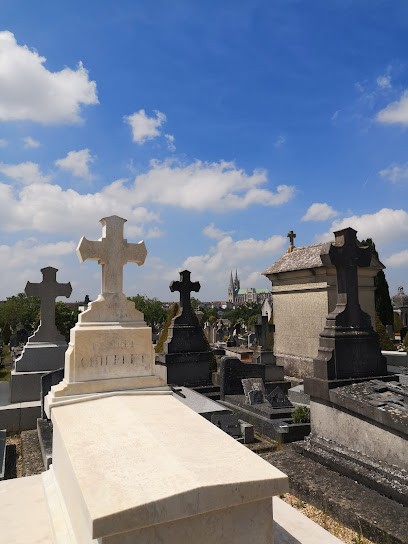 St Cheron Cemetery, Cimetière à Chartres