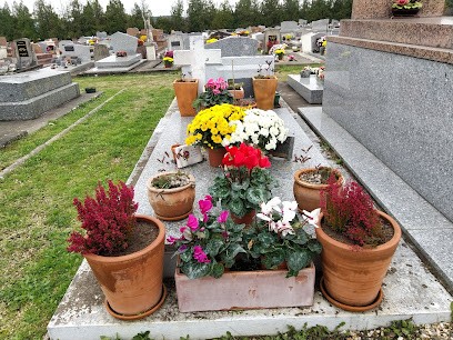 Cimetière des trois Chênes, Cimetière à Angoulême