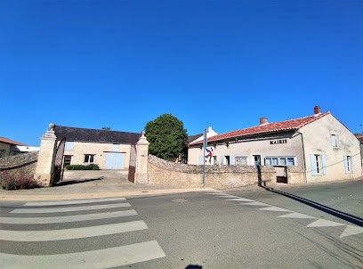 Cimetière de Cherves, Cimetière à Cherves