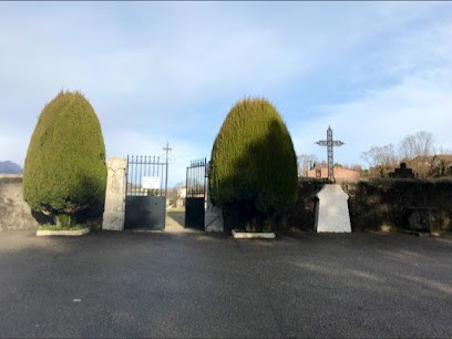 Cimetière communal de Viviers-du-Lac, Cimetière à Viviers-du-Lac