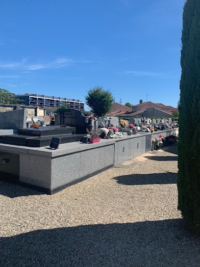Saint Paul Cemetery, Cimetière à Cenon