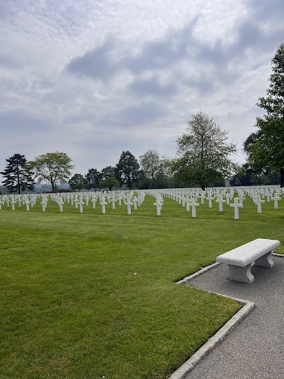 Cimetière de Férrieres-en-Bray, Cimetière à Ferrières-en-Bray